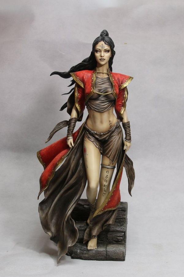 fantasy-figure-gallery-statue-1-4-dead-moon-luis-romulo-royo-54-cm-0